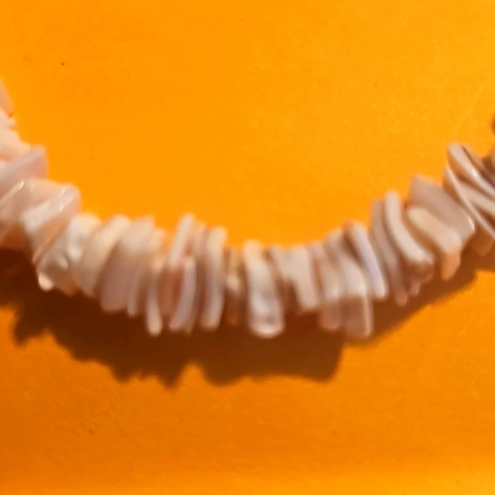 Puka Shell Bracelet, Lt. Pink & White, 7.5" Length, Clasp Closure, NWOT - Picture 3 of 4